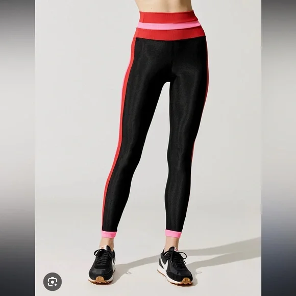 Beach Riot Neon Pink and Black Sports Bra - Picture 3 of 4